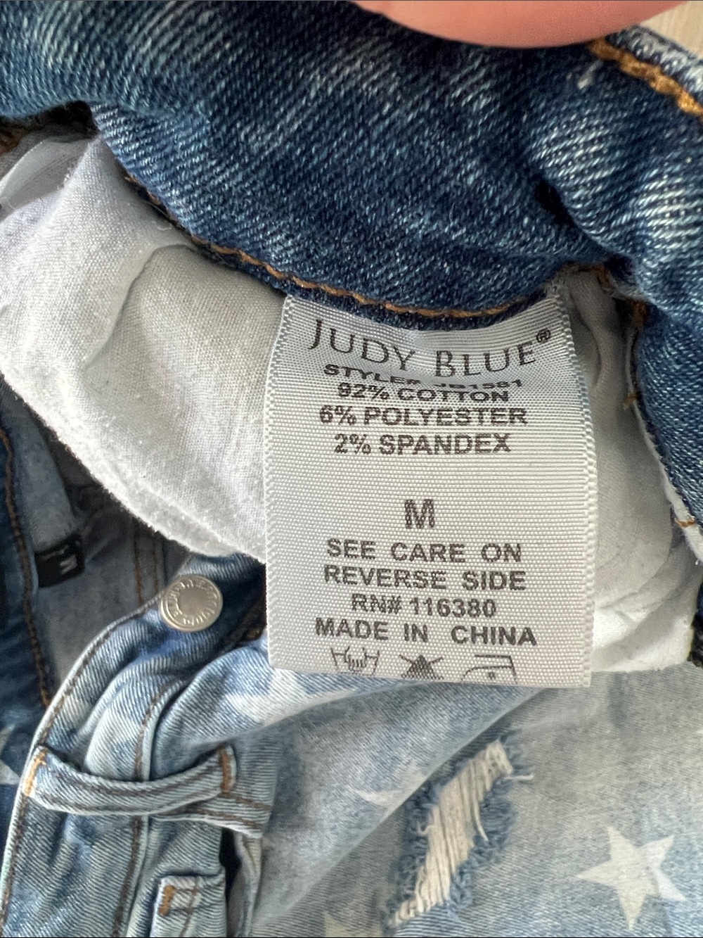 Judy Blue Star Blue Jean Shorts - Size Medium - Picture 3 of 4